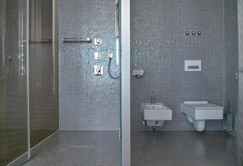 חדר דלוקס נוף לים, Bevanda Hotel & Restaurant   Unique Adriatic