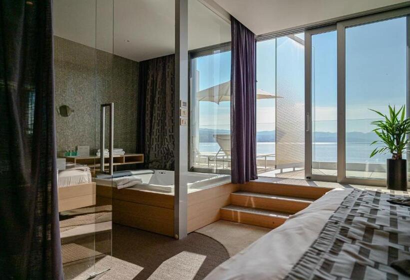 סוויטת דלוקס נוף לים, Bevanda Hotel & Restaurant   Unique Adriatic