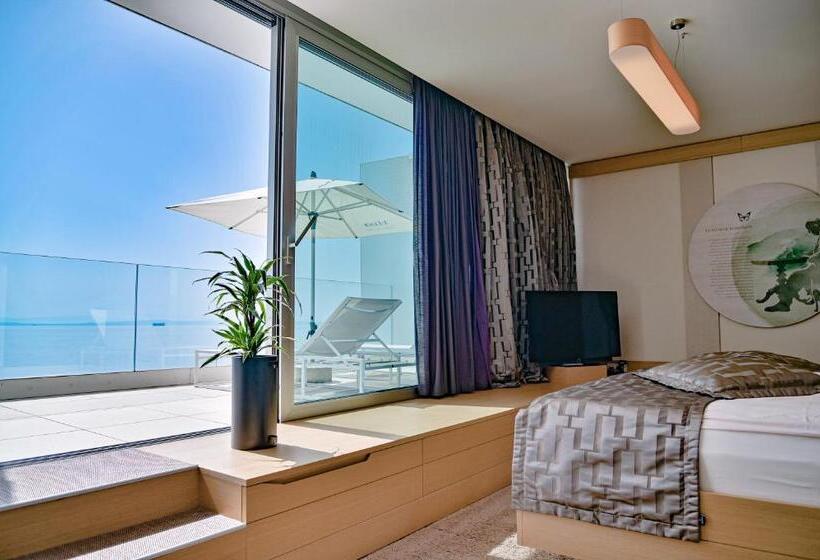 חדר דלוקס נוף לים, Bevanda Hotel & Restaurant   Unique Adriatic
