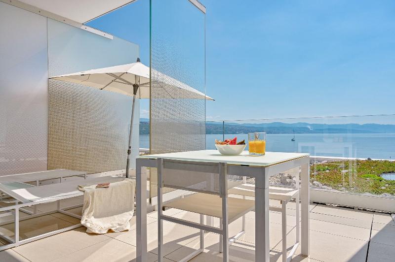 חדר סופריור נוף לים, Bevanda Hotel & Restaurant   Unique Adriatic