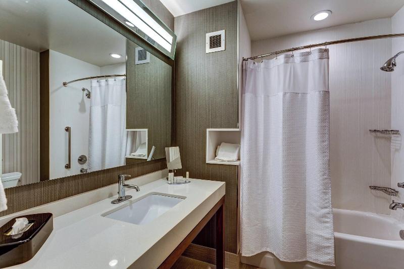 스탠다드 룸, Courtyard By Marriott Hammond