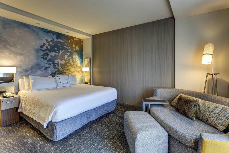 带大床的标准间, Courtyard By Marriott Hammond