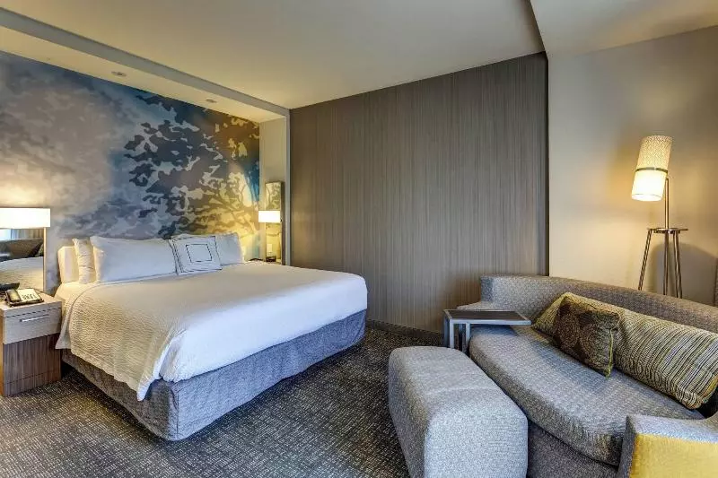 キングサイズベッドのスタンダードルーム, Courtyard By Marriott Hammond