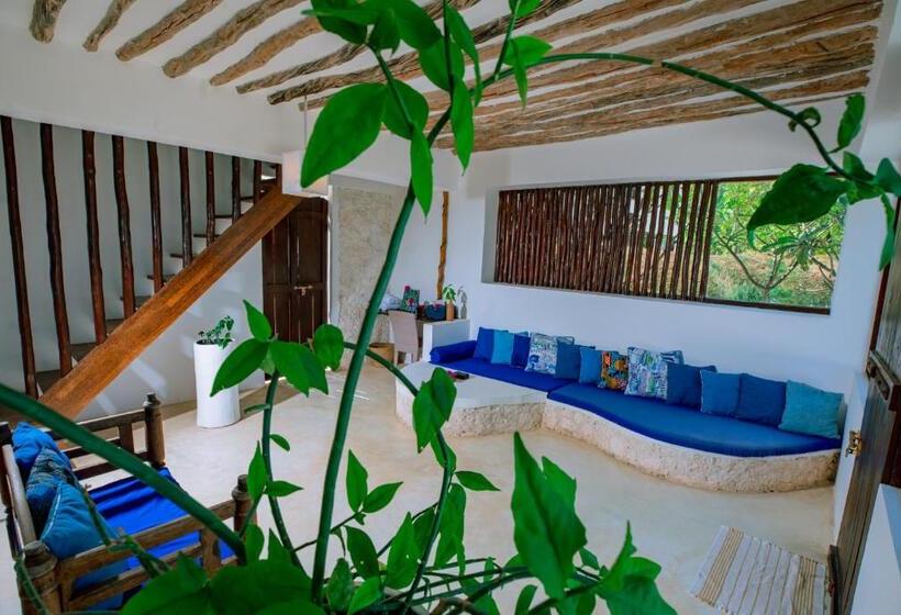 بانگلوی استاندارد, Indigo Beach Zanzibar