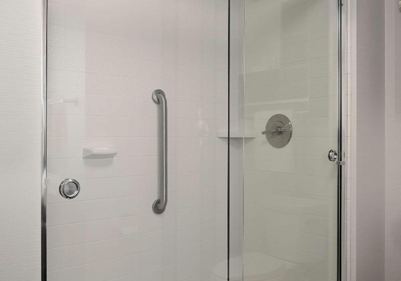 Четырехместный Номер Стандарт, Ibis Styles Saint Quentin