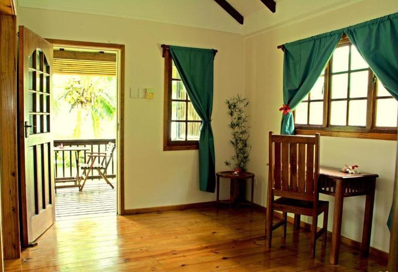 سوییت جونیور با چشمانداز دریا, Le Vasseur La Buse Eco Resort