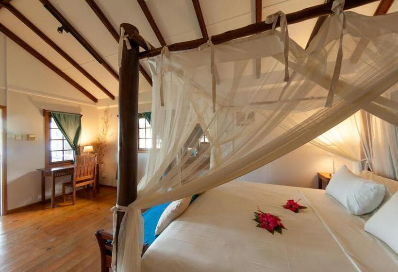 سوییت جونیور با چشمانداز دریا, Le Vasseur La Buse Eco Resort