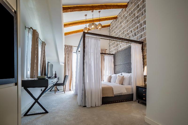 标准单人间, Pandian