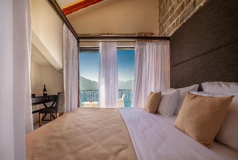 标准单人间, Pandian