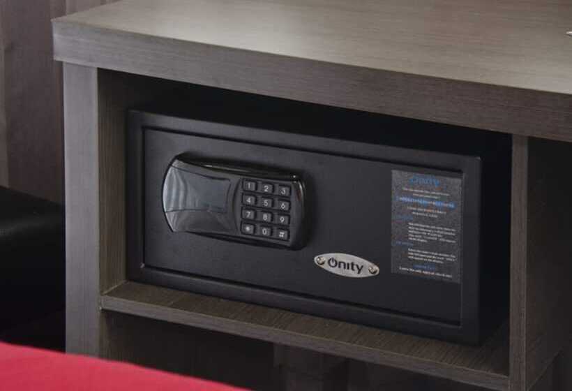 Номер Стандарт 2 Двуспальные Кровати, Ramada Encore By Wyndham Queretaro