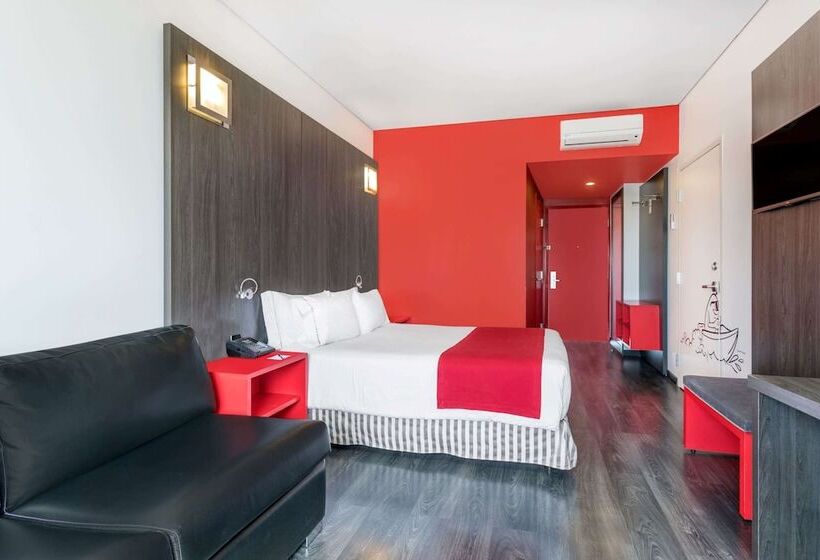 Полулюкс, Ramada Encore By Wyndham Queretaro