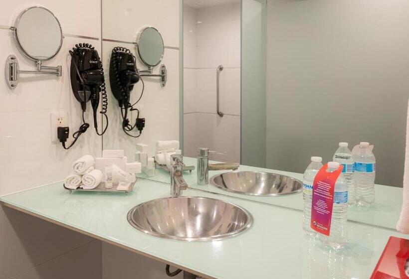 Полулюкс, Ramada Encore By Wyndham Queretaro