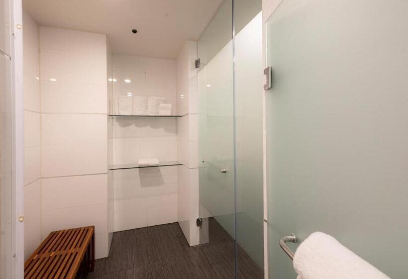 Полулюкс, Ramada Encore By Wyndham Queretaro