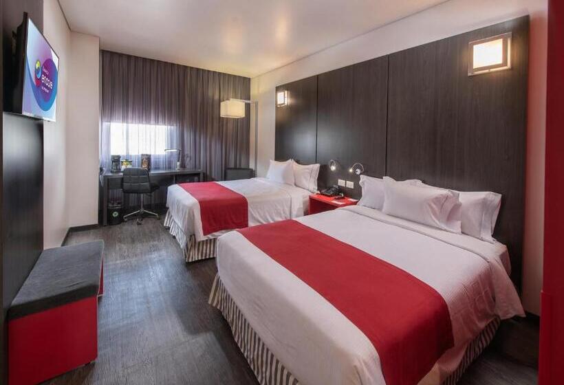 Номер Стандарт 2 Двуспальные Кровати, Ramada Encore By Wyndham Queretaro