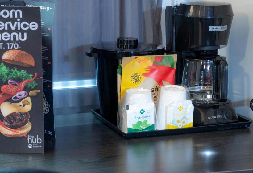 Номер Стандарт Адаптированный для Инвалидов, Ramada Encore By Wyndham Queretaro