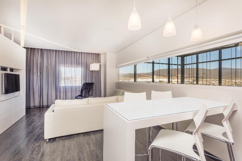 Люкс Кровать Кинг, Ramada Encore By Wyndham Queretaro