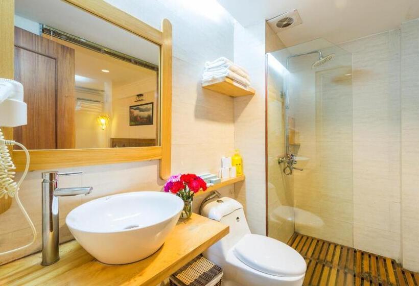 Standard Triple Room Garden View