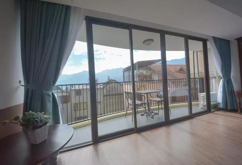 Junior Suite Mountain View
