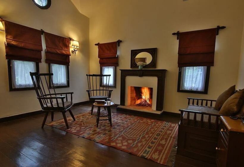 خانه 2 خوابه, The Himalayan