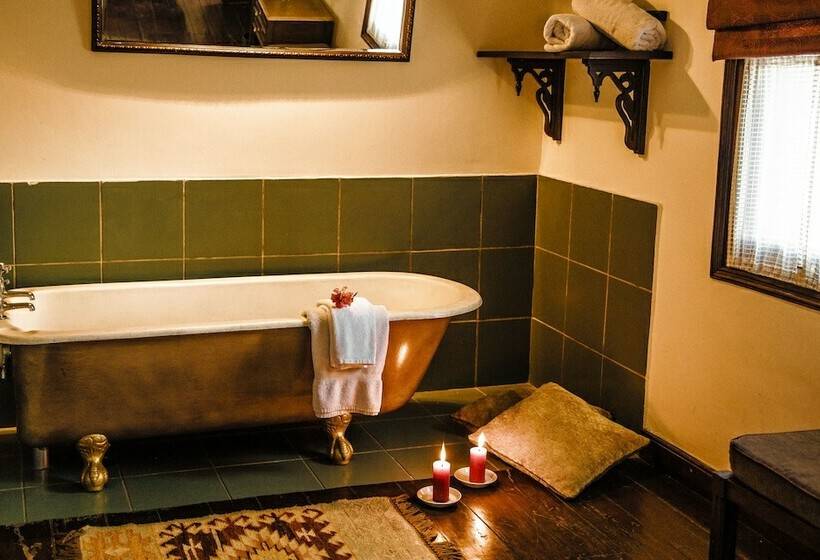 خانه 2 خوابه, The Himalayan