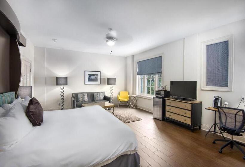 带大床的套房, White House