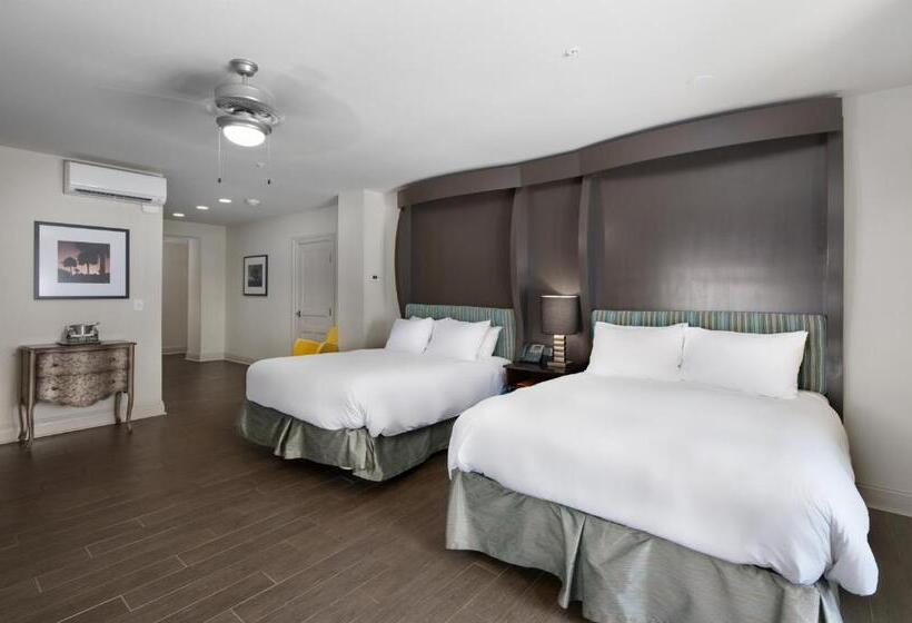 带海景的标准房, White House