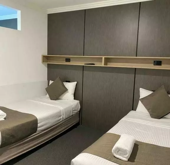 اتاق خانوادگی, Huskisson Beach Motel
