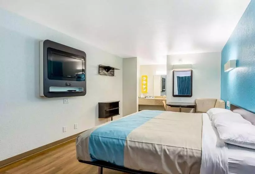 キングサイズベッドのスタンダードルーム, Motel 6bryan, Tx  College Station