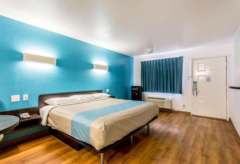 غرفة قياسية سرير كينج, Motel 6bryan, Tx  College Station