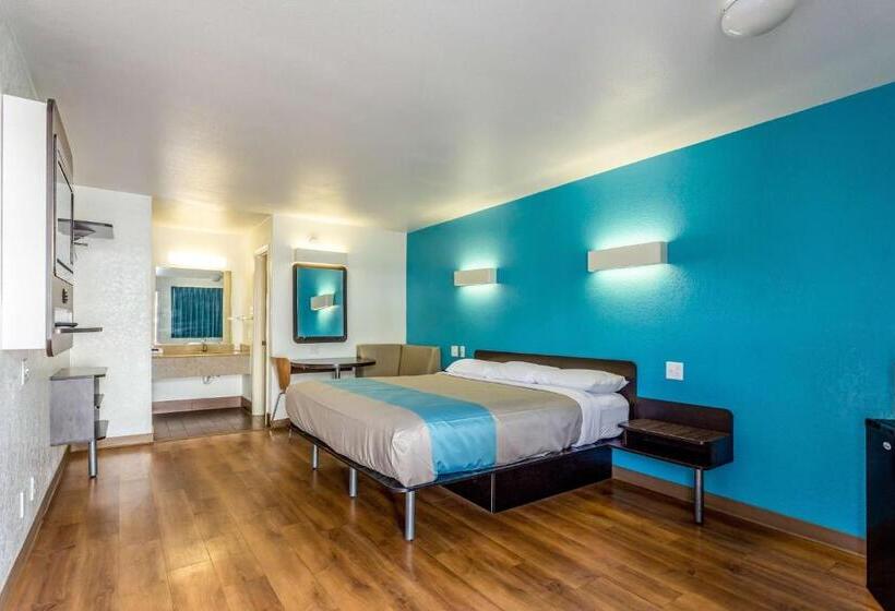 غرفة قياسية سرير كينج, Motel 6bryan, Tx  College Station