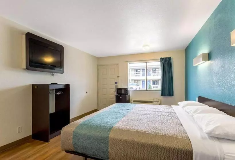キングサイズベッドのスタンダードルーム, Motel 6bryan, Tx  College Station