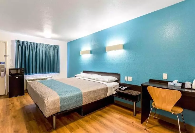 キングサイズベッドのスタンダードルーム, Motel 6bryan, Tx  College Station