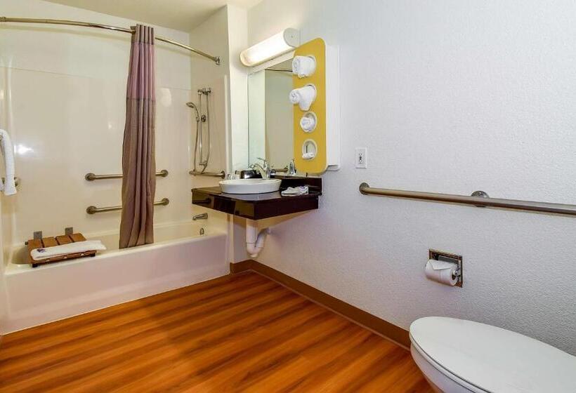 חדר סטנדרט מותאם לאדם עם מוגבלויות, Motel 6 Riverside, Ca  South
