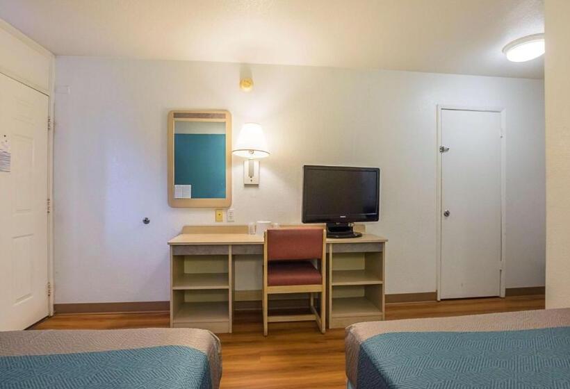 غرفة قياسية رباعية, Motel 6 Rochester, Mn