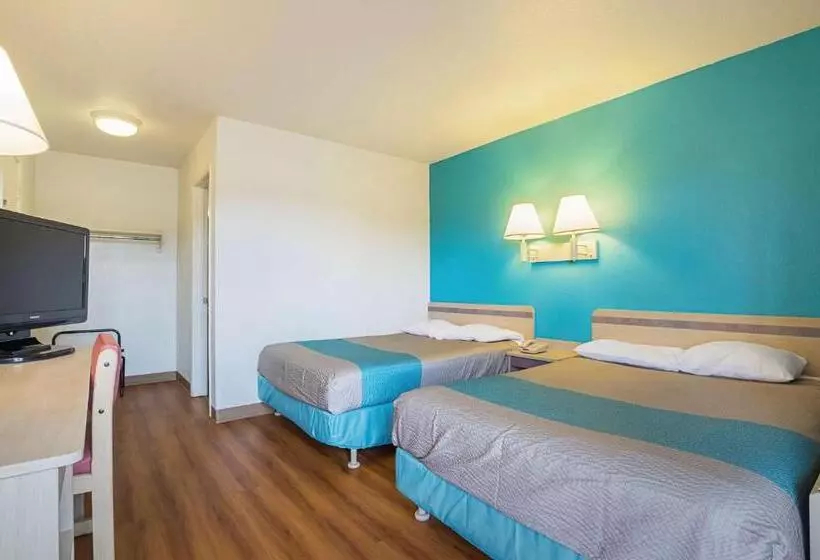 スタンダード4人部屋, Motel 6 Rochester, Mn