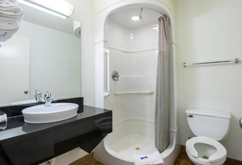 جناح, Motel 6 Rochester, Mn