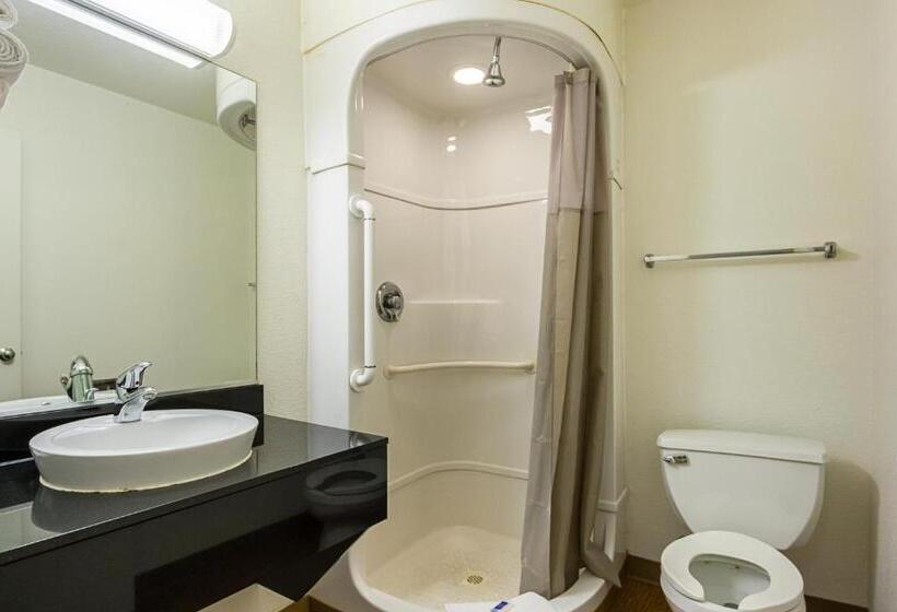 جناح, Motel 6 Rochester, Mn