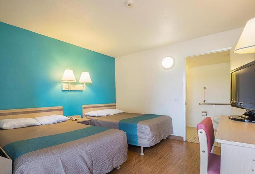 جناح, Motel 6 Rochester, Mn