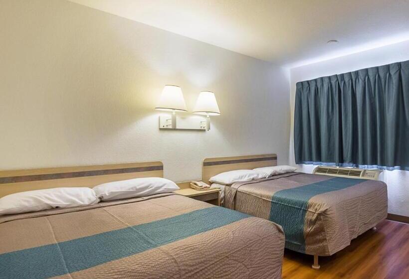 جناح, Motel 6 Rochester, Mn