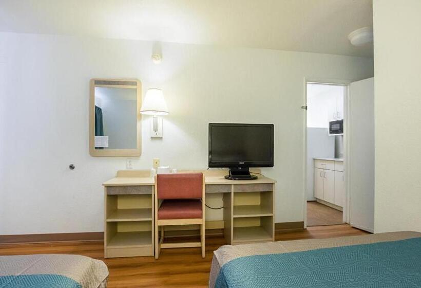 جناح, Motel 6 Rochester, Mn