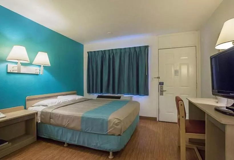 身障者適用スタンダードルーム, Motel 6 Rochester, Mn