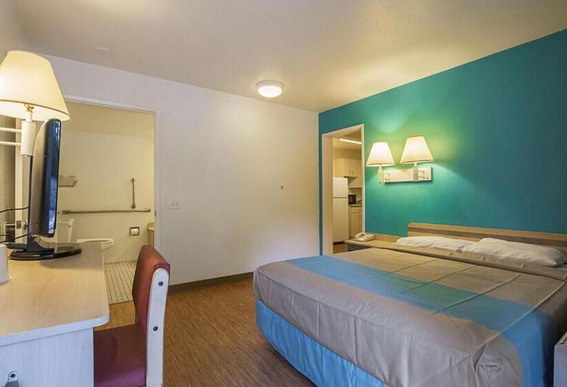 غرفة قياسية لذوى الاحتياجات الخاصة, Motel 6 Rochester, Mn