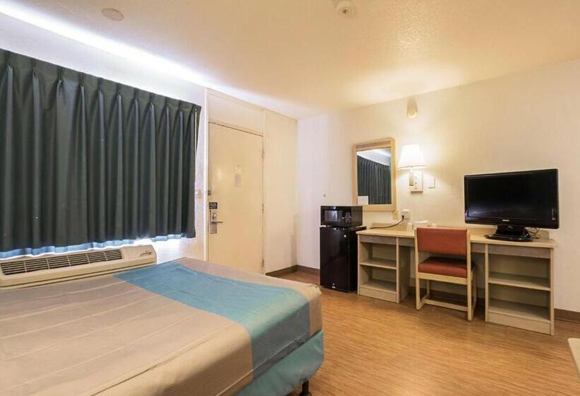 غرفة قياسية لذوى الاحتياجات الخاصة, Motel 6 Rochester, Mn