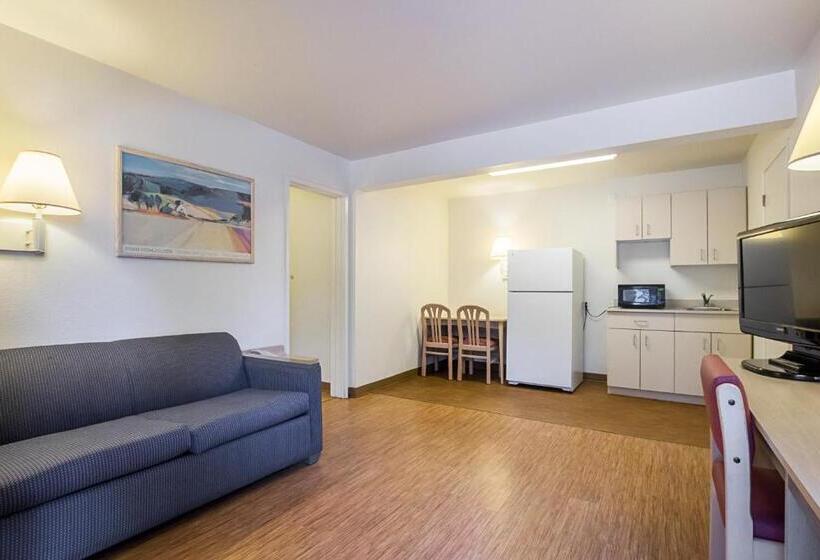 جناح, Motel 6 Rochester, Mn