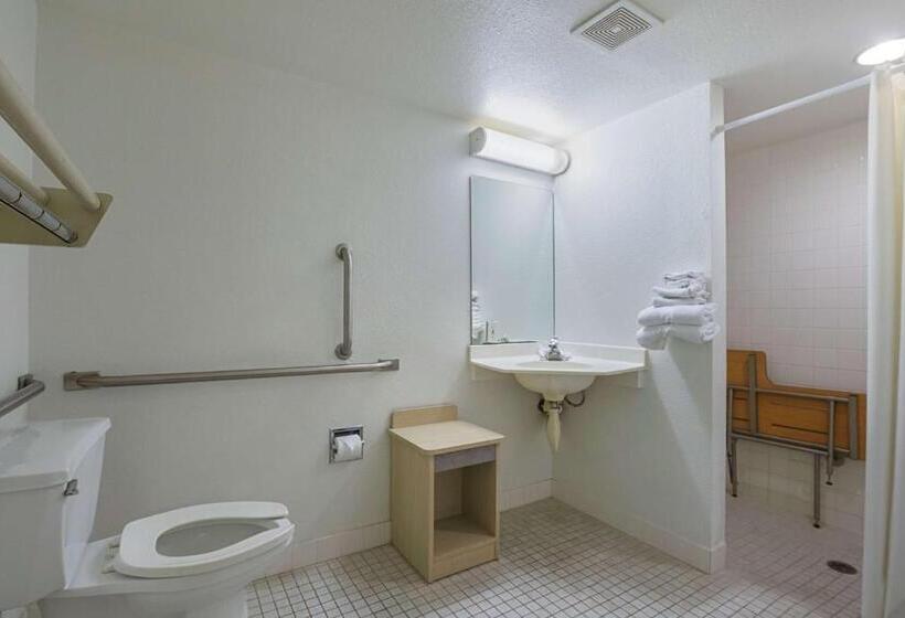 غرفة قياسية لذوى الاحتياجات الخاصة, Motel 6 Rochester, Mn