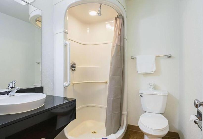 غرفة قياسية لذوى الاحتياجات الخاصة, Motel 6 Rochester, Mn