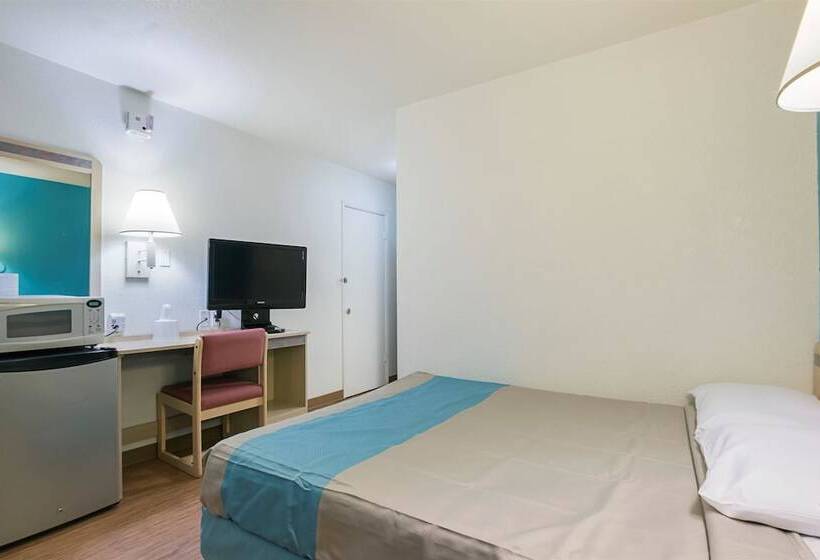 جناح, Motel 6 Rochester, Mn