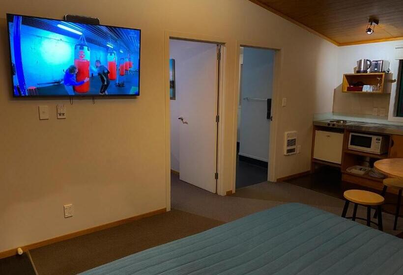 חדר משפחתי, Waitomo Lodge