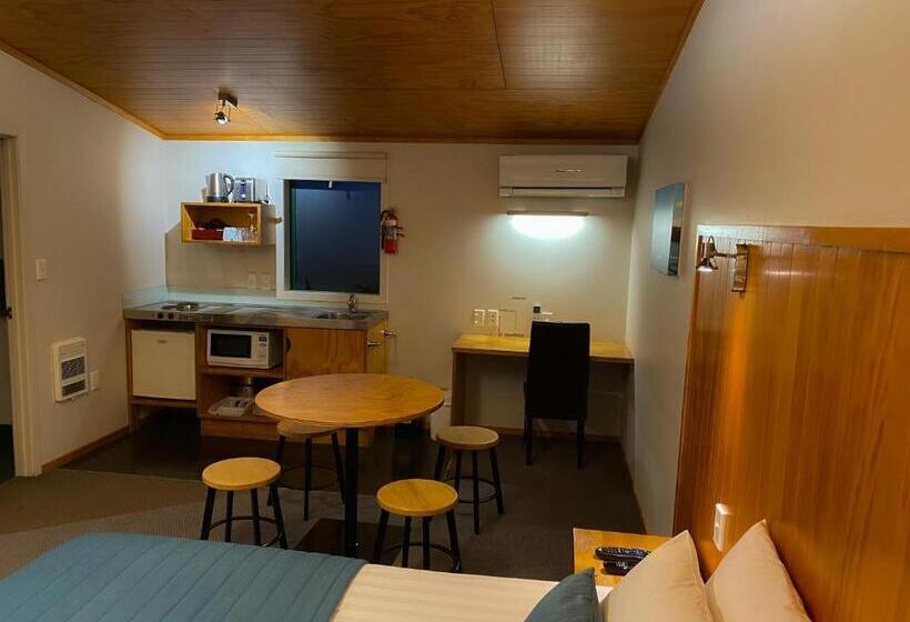 חדר משפחתי, Waitomo Lodge