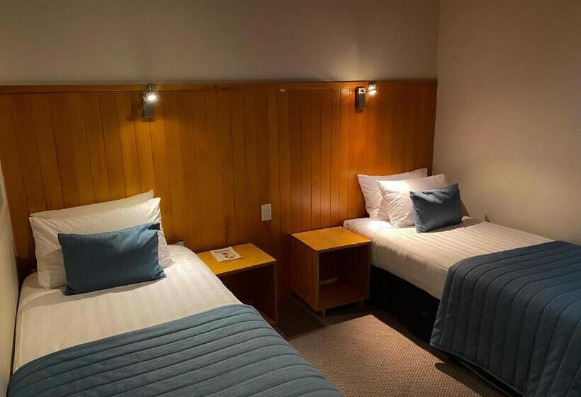 חדר משפחתי, Waitomo Lodge